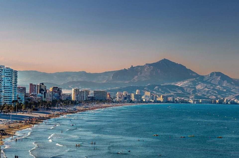 finding english speaking events in the costa blanca spain